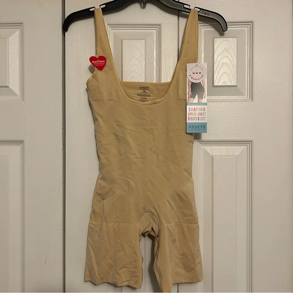 NWT Assets by Spanx open bust body suit shape wear 1X Nude Tan - Picture 8 of 12